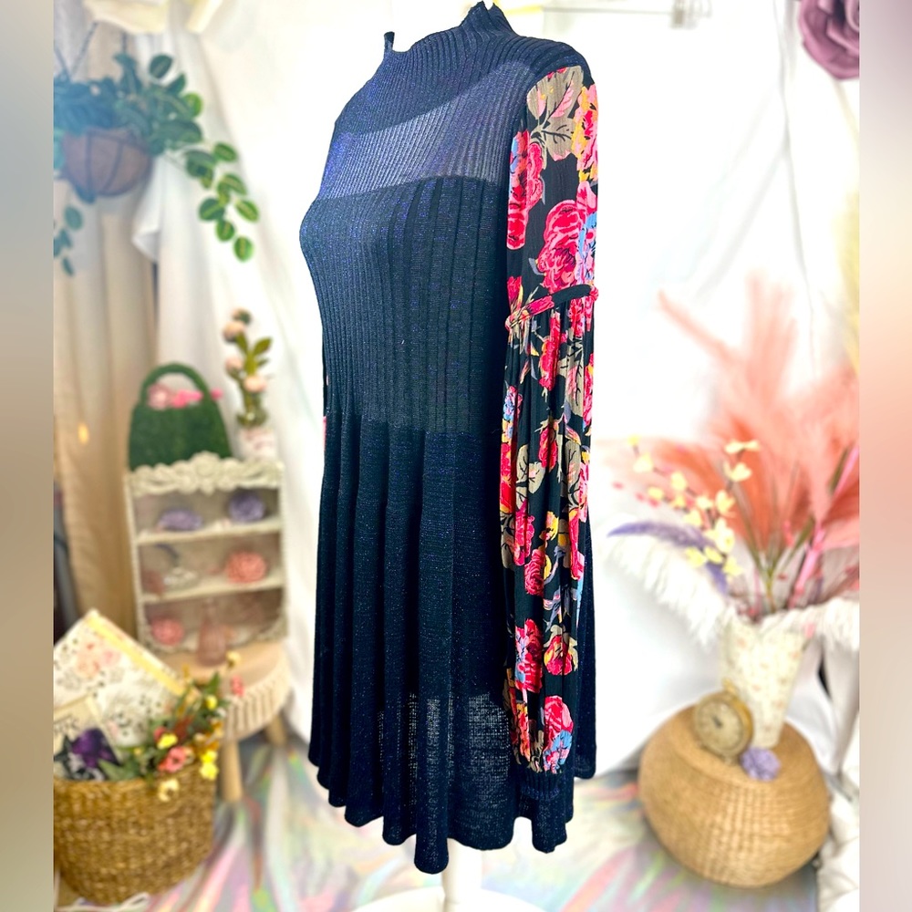 🌹Free People 🌹 Rose & Shine Sweater Dress. Size Small